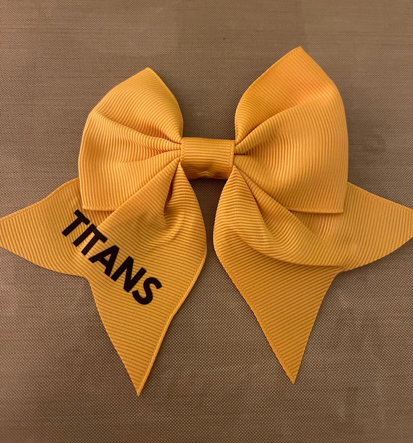 Titans Gold Bow 3.5"